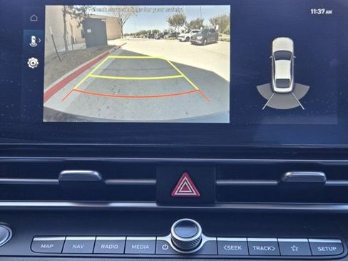 Used 2023 Hyundai Elantra Limited FWD image 17