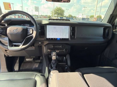 Used 2025 Ford Bronco Badlands w/ Sasquatch Package AWD/4WD image 12