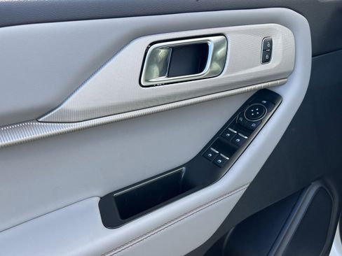 New 2026 Ford Explorer Active w/ Active Comfort Package image 15