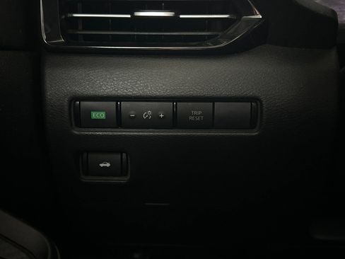 Used 2020 Nissan Sentra SV image 25