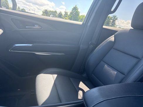 Used 2025 Chevrolet Traverse LT FWD image 33