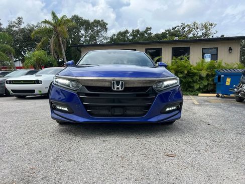 Used 2019 Honda Accord Sport image 2