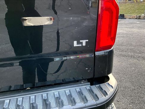 Used 2021 Chevrolet Silverado 1500 LT Trail Boss w/ Convenience Package II image 9