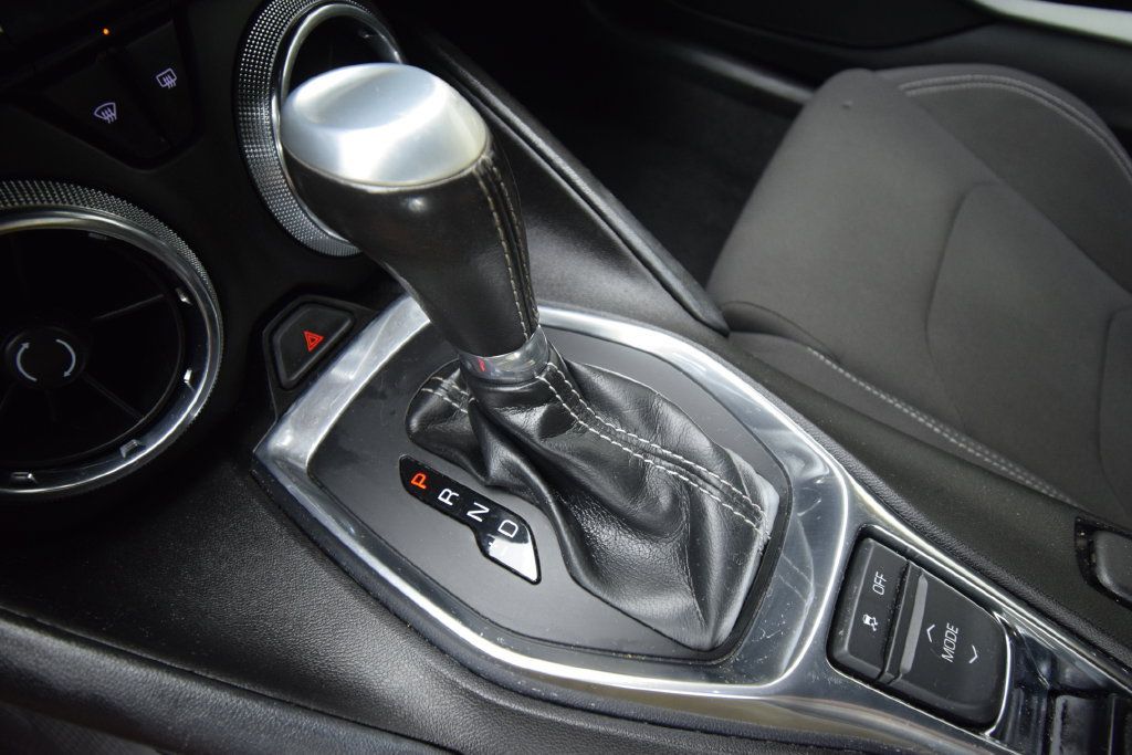 Used 2017 Chevrolet Camaro LT RWD image 19