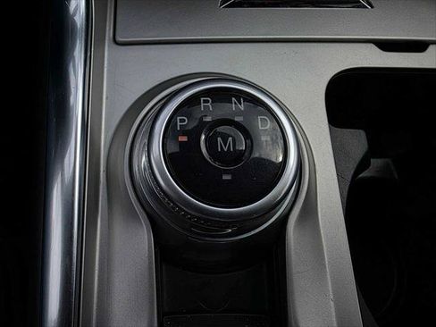 Used 2021 Ford Explorer XLT w/ Equipment Group 202A AWD/4WD image 34