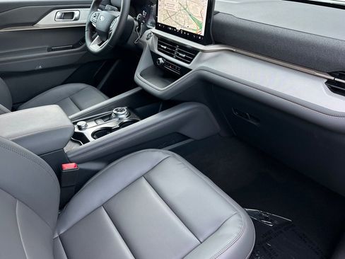 New 2026 Ford Explorer Active w/ Active Comfort Package image 16
