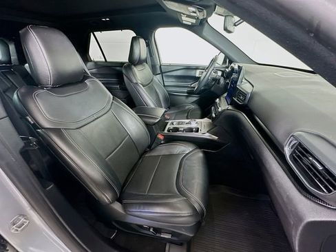 Used 2020 Ford Explorer ST w/ ST Street Pack image 31