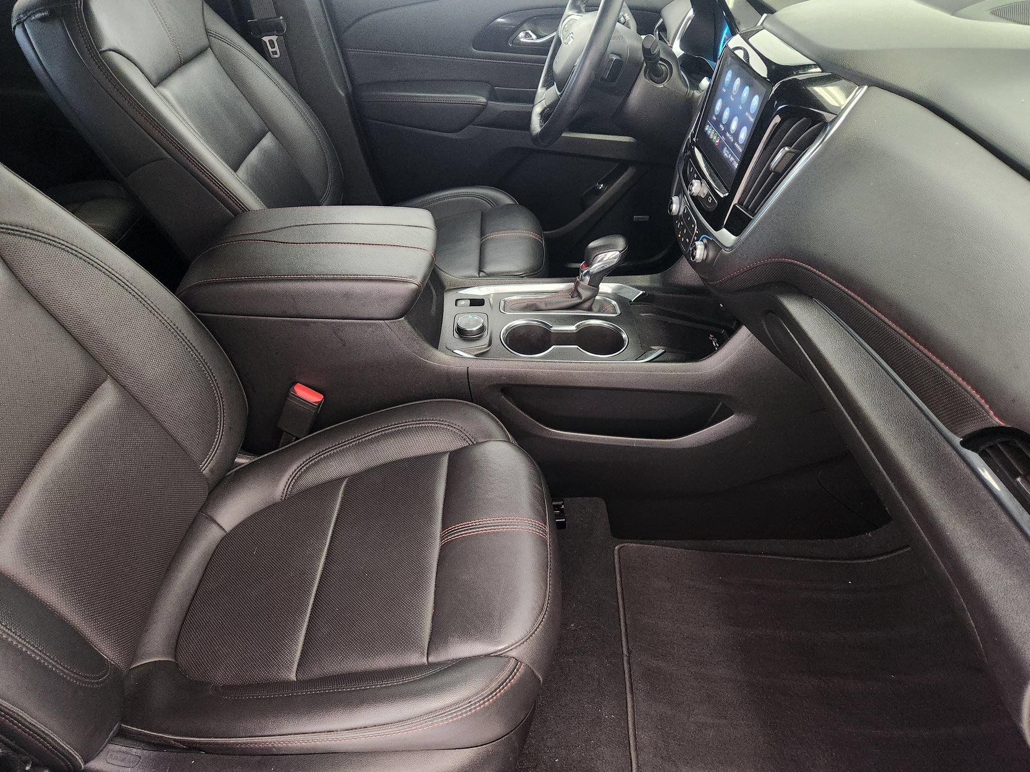 Used 2024 Chevrolet Traverse RS FWD image 13