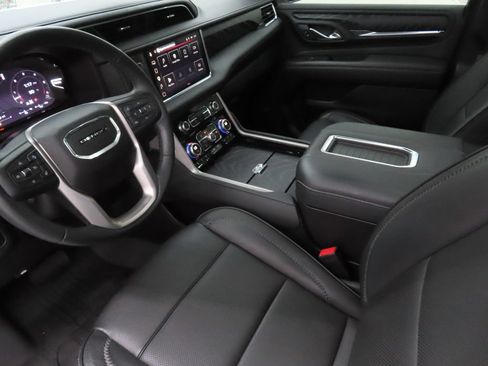 Used 2023 GMC Yukon XL Denali w/ LPO, Floor Liner Package AWD/4WD image 20