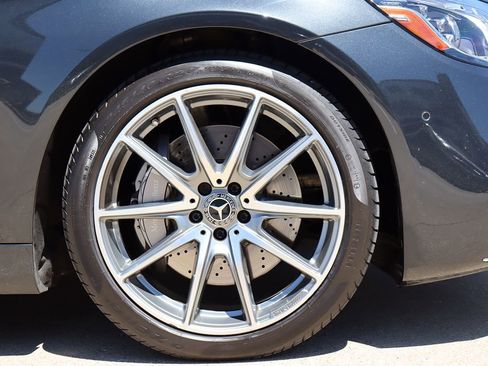 Used 2019 Mercedes-Benz S 560 Sedan w/ AMG Line Exterior image 19