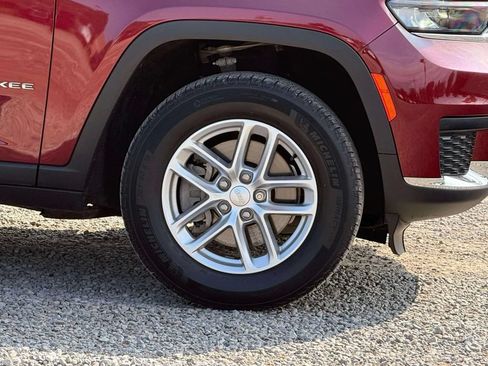Used 2022 Jeep Grand Cherokee L Laredo w/ Luxury Tech Group I AWD/4WD image 5