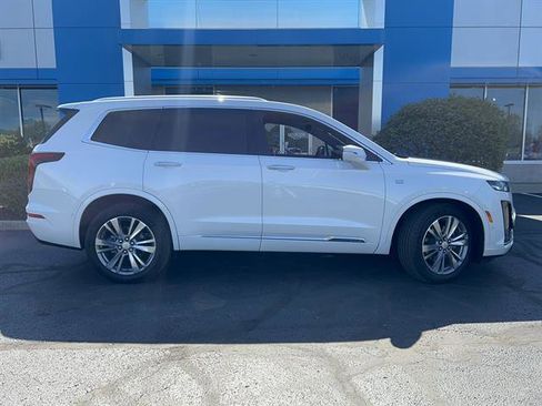Used 2024 Cadillac XT6 Premium Luxury w/ Technology Package AWD/4WD image 8