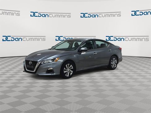 Used 2021 Nissan Altima 2.5 S w/ Driver Assist Package image 4