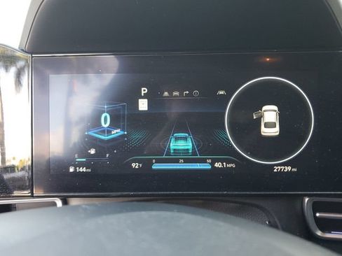 Used 2024 Hyundai Elantra SEL FWD image 23
