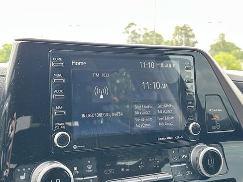Used 2021 Toyota Highlander XLE FWD image 13