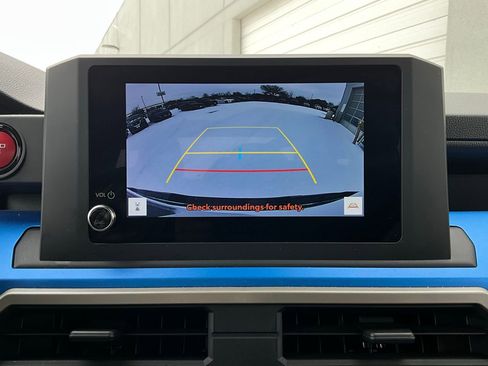 Used 2025 Toyota Tacoma TRD Off-Road image 31