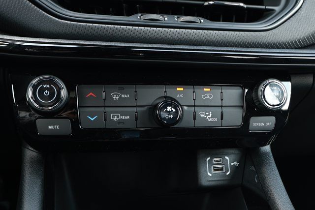 New 2026 Jeep Compass Latitude AWD/4WD image 19