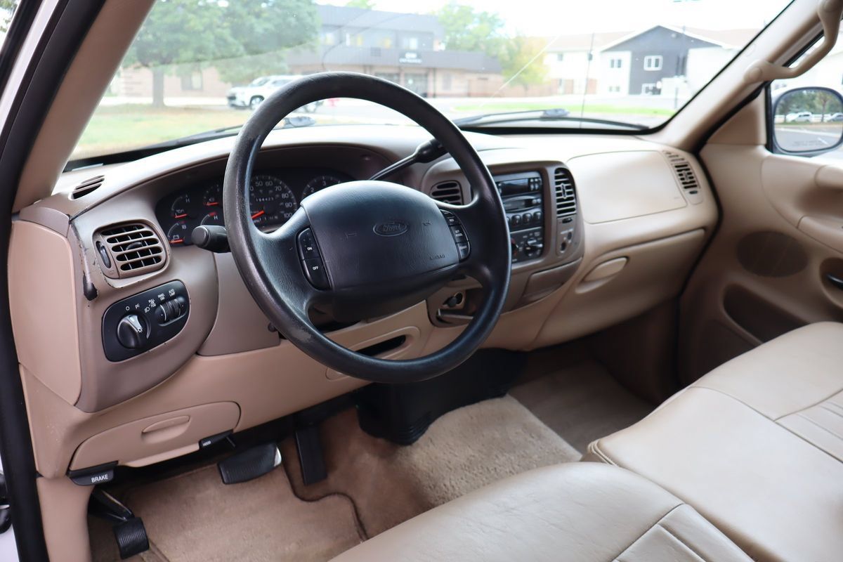 Used 1997 Ford F150 Lariat AWD/4WD image 16