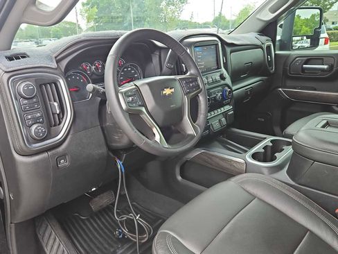 Used 2020 Chevrolet Silverado 2500 LTZ w/ LTZ Convenience Package AWD/4WD image 10