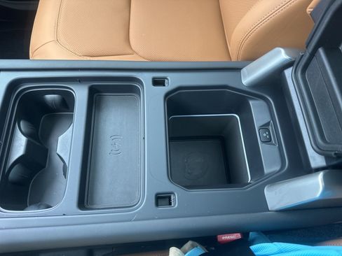 Used 2024 Land Rover Defender 130 S image 15