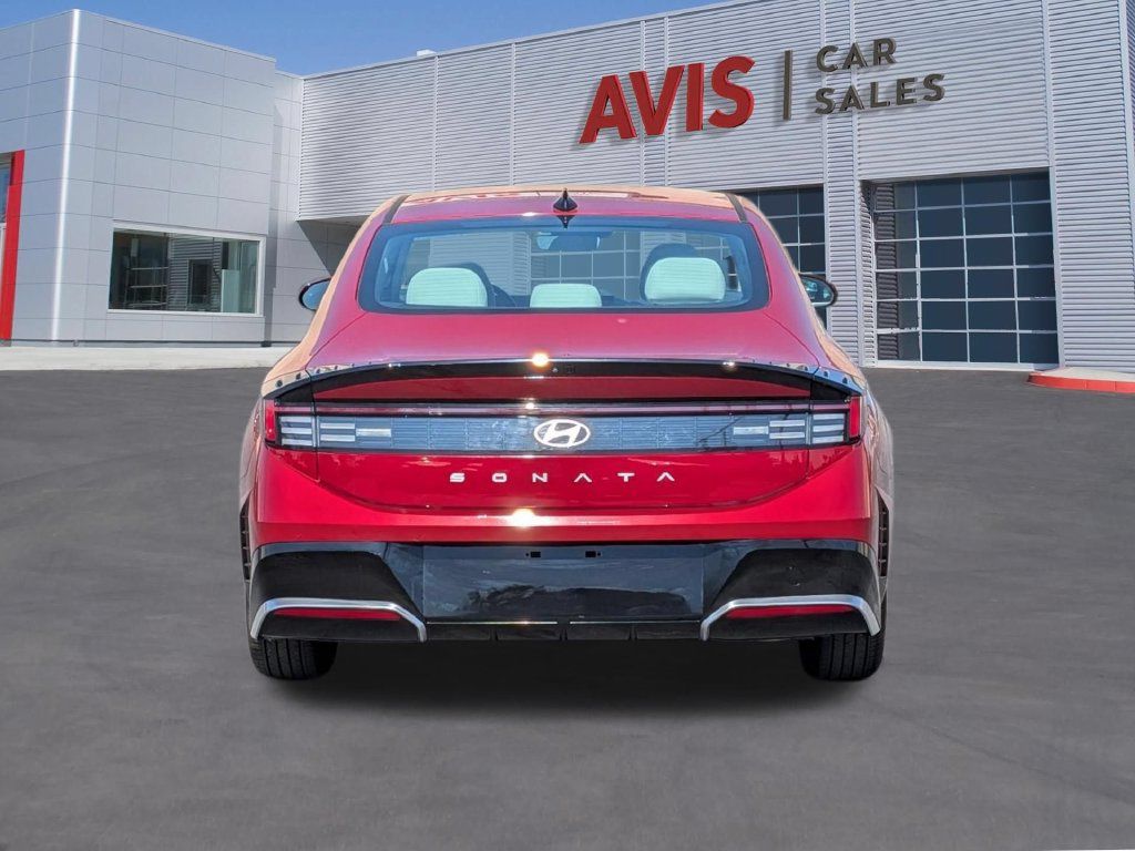 Used 2025 Hyundai Sonata SEL FWD image 6