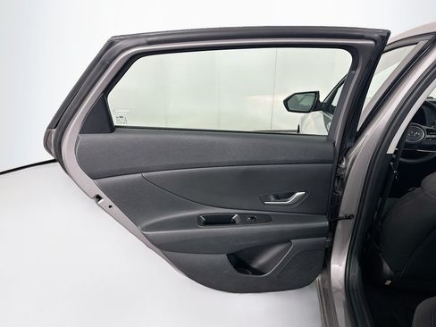 Used 2023 Hyundai Elantra SEL FWD image 25