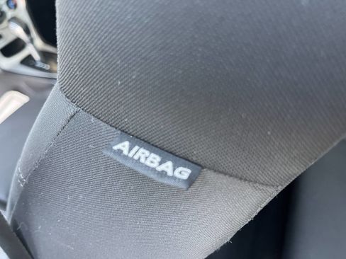 Used 2015 Ford Fiesta SE image 23