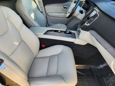 Used 2023 Volvo XC90 B6 Plus w/ Protection Package Premier image 20