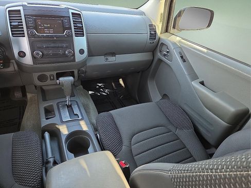 Used 2016 Nissan Frontier Desert Runner image 12