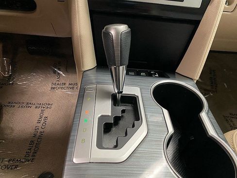 Used 2012 Toyota Camry XLE w/ Leather Pkg image 21