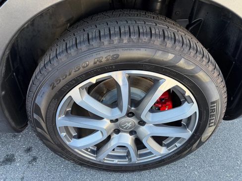 Used 2017 Maserati Levante image 26