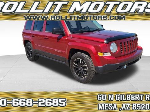 Used 2014 Jeep Patriot Latitude FWD image 1