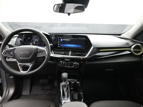 Used 2026 Chevrolet Trax ACTIV w/ Sunroof Package FWD image 10