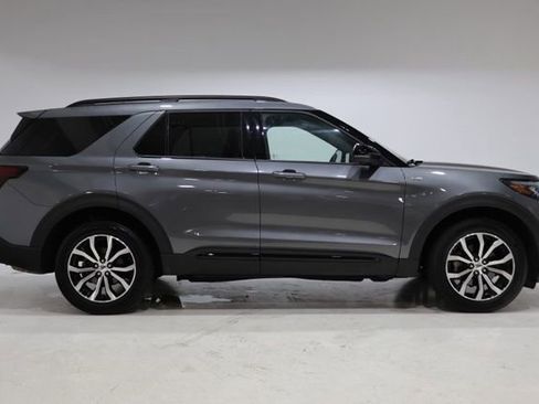 Used 2025 Ford Explorer ST-Line AWD/4WD image 8