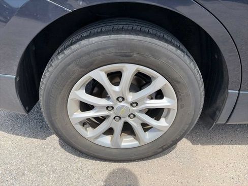 Used 2019 Chevrolet Equinox LT w/ Sun & Navigation Package FWD image 18
