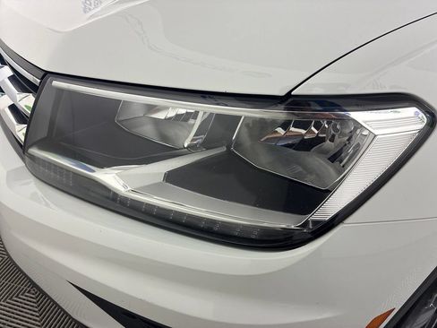 Used 2020 Volkswagen Tiguan SE w/ 3rd Row Seat Package AWD/4WD image 37