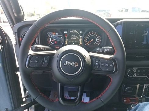 Used 2024 Jeep Wrangler Unlimited Rubicon image 15