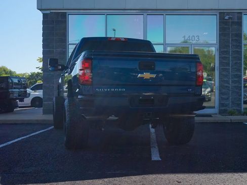 Used 2018 Chevrolet Silverado 1500 LT w/ All Star Edition AWD/4WD image 4