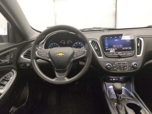 Used 2025 Chevrolet Malibu LT FWD image 22