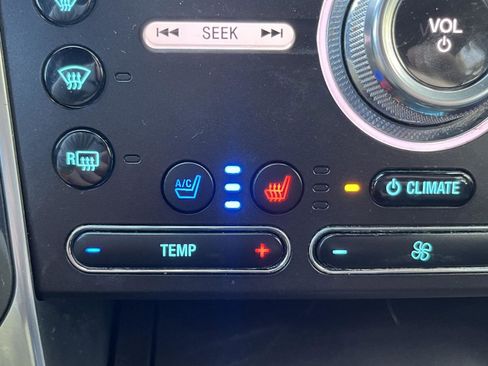 Used 2016 Ford Explorer Limited image 8