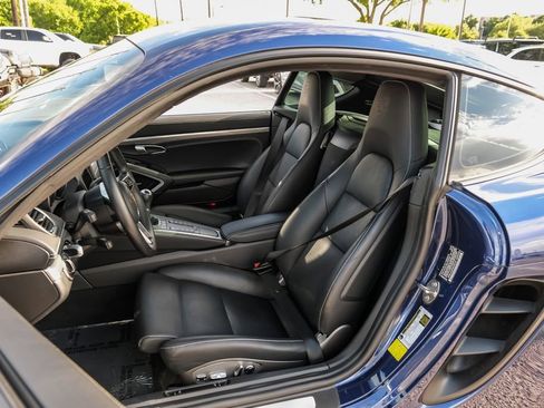 Used 2025 Porsche 718 Cayman RWD image 31