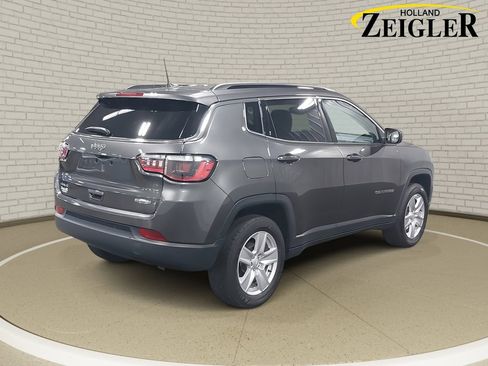 Used 2022 Jeep Compass Latitude image 5