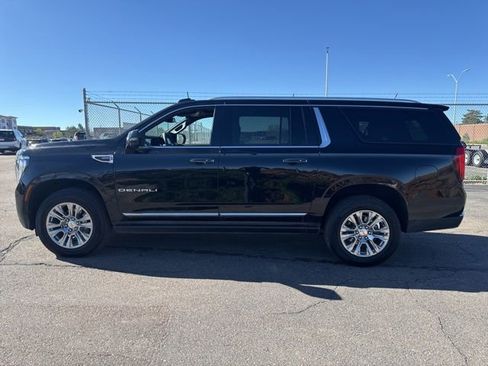 Used 2025 GMC Yukon XL Denali w/ Sun & Power Step Package image 4