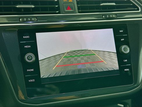 Used 2022 Volkswagen Tiguan SEL R-Line image 23