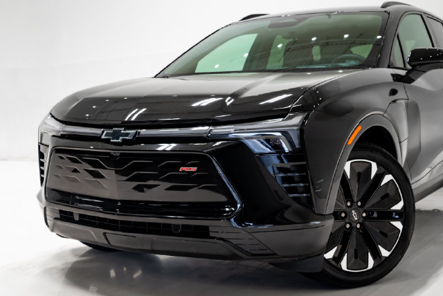 Used 2024 Chevrolet Blazer EV RS AWD/4WD image 2