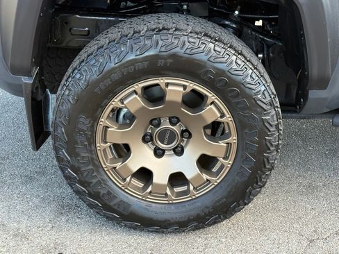 Used 2024 Toyota Tacoma Trailhunter image 14