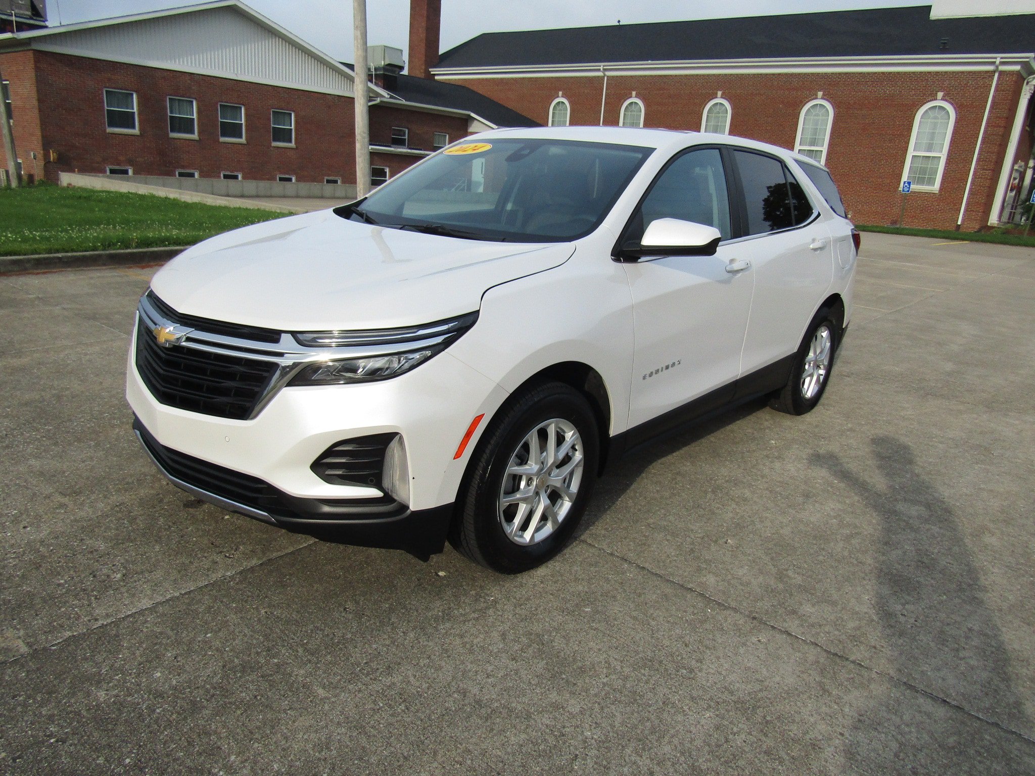 Used 2024 Chevrolet Equinox LT AWD/4WD image 7