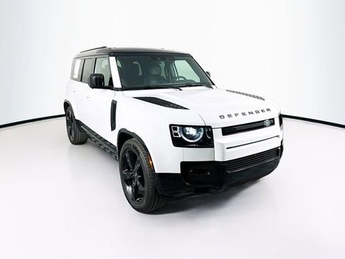 Used 2024 Land Rover Defender 110 X-Dynamic SE image 3