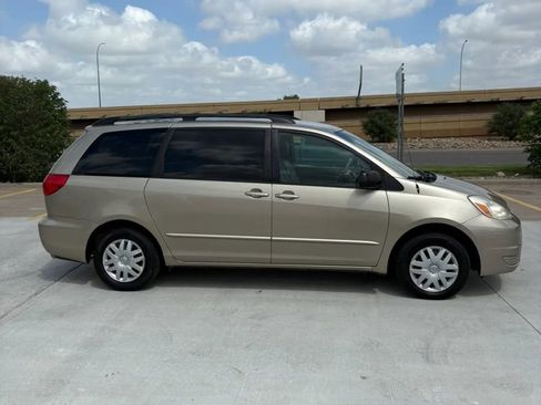 Used 2004 Toyota Sienna LE image 3