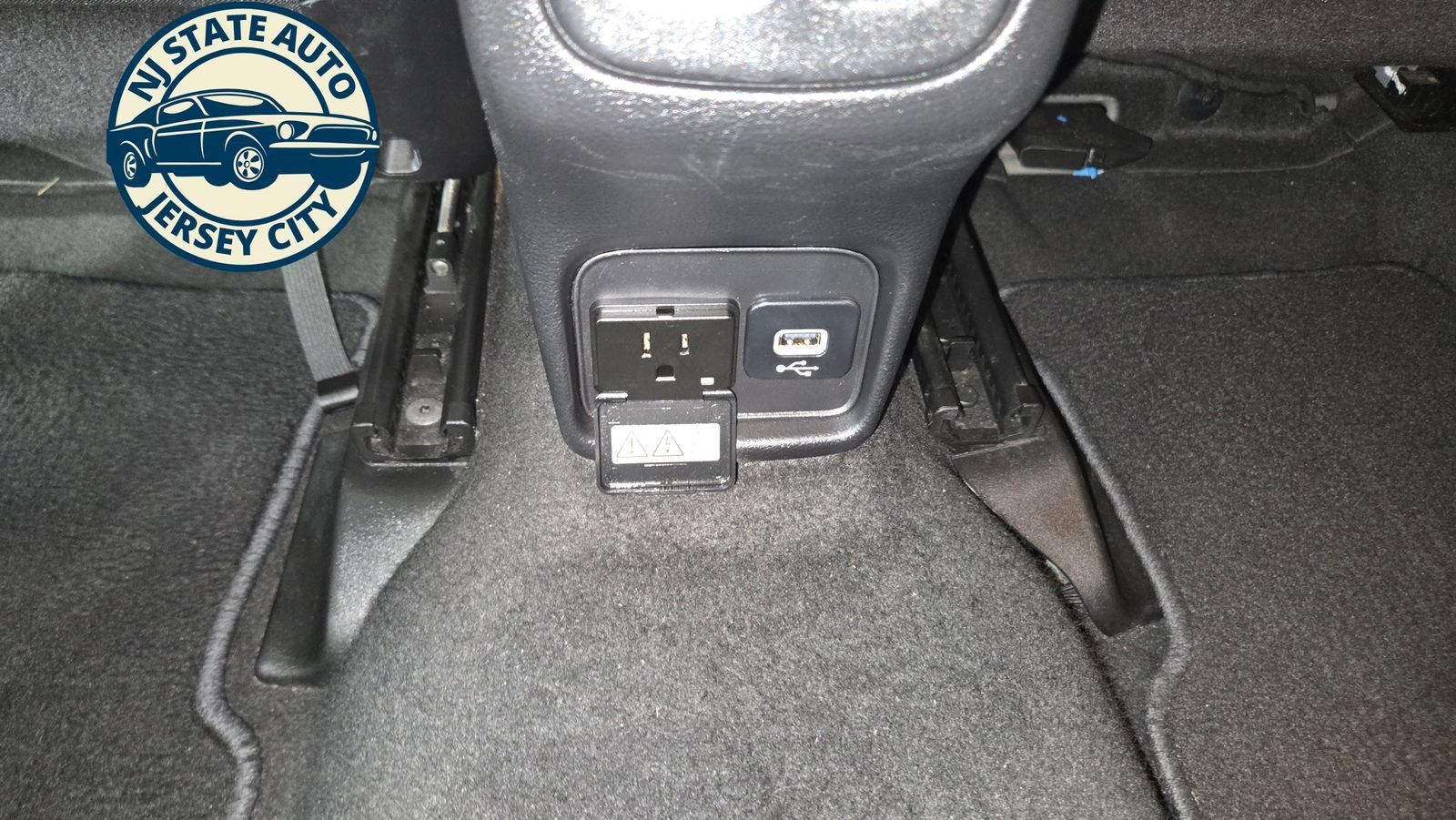Used 2018 Jeep Compass Limited w/ Safe & Security Group AWD/4WD image 30